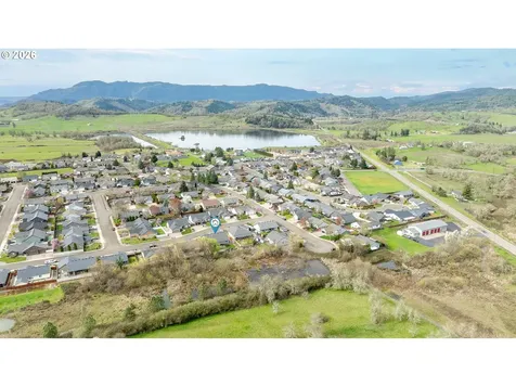 310 Ashwood Street Sutherlin OR 97479