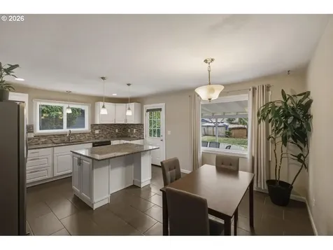 256 Gregory Lane SE Salem OR 97302