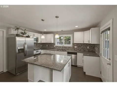 256 Gregory Lane SE Salem OR 97302