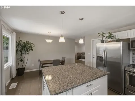 256 Gregory Lane SE Salem OR 97302