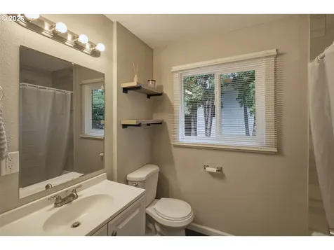256 Gregory Lane SE Salem OR 97302
