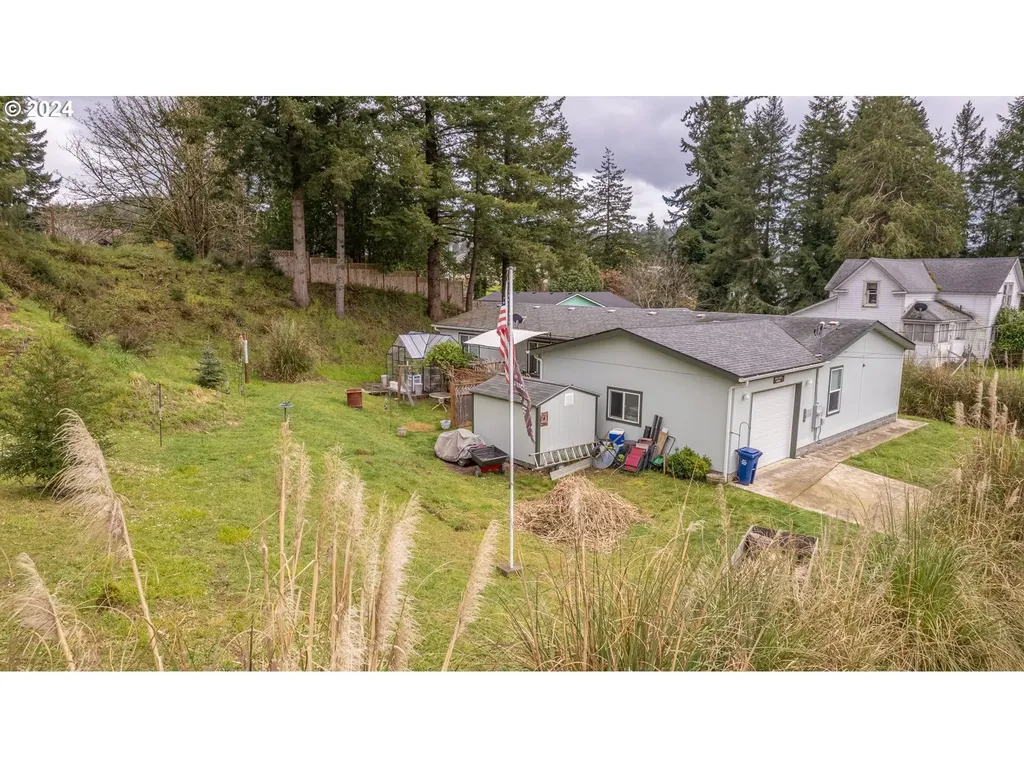 770 N Adams Street Coquille OR 97423