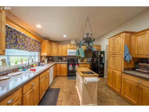770 N Adams Street Coquille OR 97423