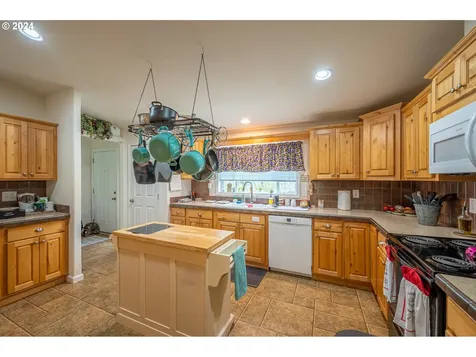 770 N Adams Street Coquille OR 97423