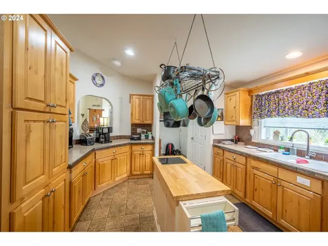 770 N Adams Street Coquille OR 97423