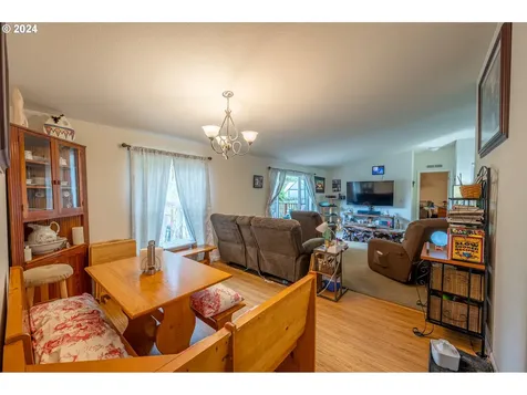 770 N Adams Street Coquille OR 97423