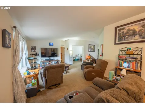 770 N Adams Street Coquille OR 97423