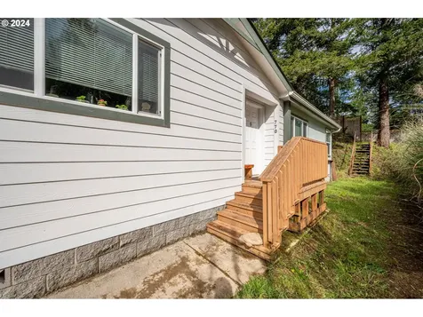 770 N Adams Street Coquille OR 97423
