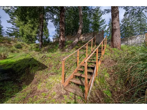 770 N Adams Street Coquille OR 97423