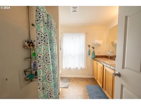 770 N Adams Street Coquille OR 97423