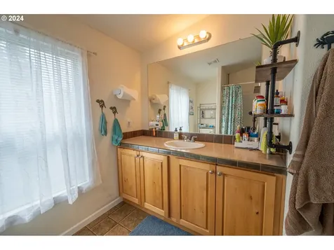 770 N Adams Street Coquille OR 97423