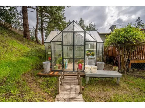 770 N Adams Street Coquille OR 97423