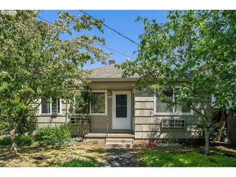5325/5327 NE Davis Street Portland OR 97213