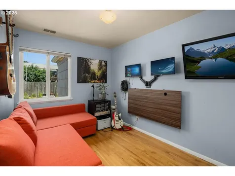 5325/5327 NE Davis Street Portland OR 97213