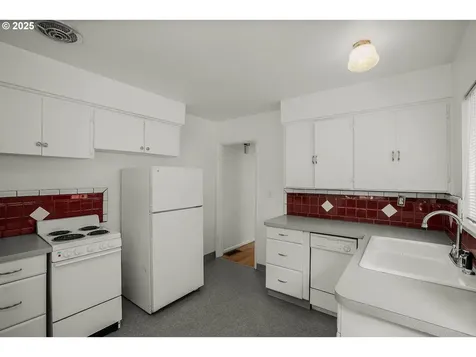 5325/5327 NE Davis Street Portland OR 97213