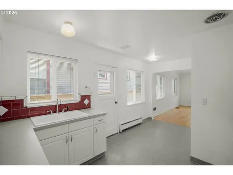 5325/5327 NE Davis Street Portland OR 97213