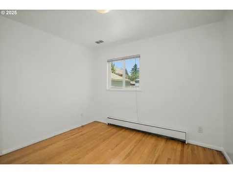 5325/5327 NE Davis Street Portland OR 97213