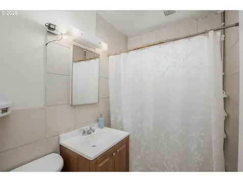 5325/5327 NE Davis Street Portland OR 97213