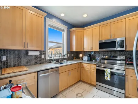 1550 Black Sands Way Tillamook OR 97141