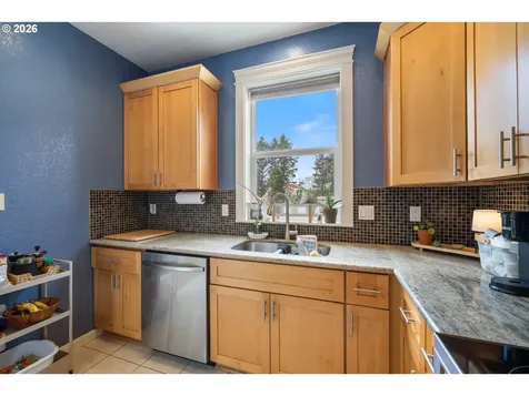 1550 Black Sands Way Tillamook OR 97141