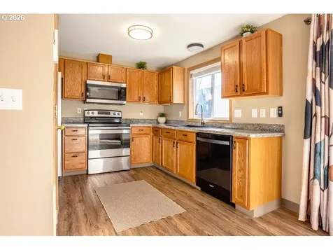 194 Boardwalk Way Kelso WA 98626
