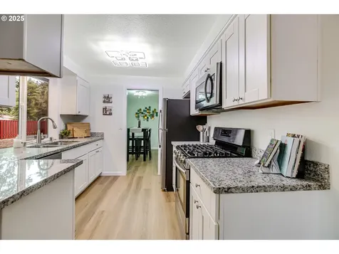 6050 SW Cross Creek Drive Beaverton OR 97078