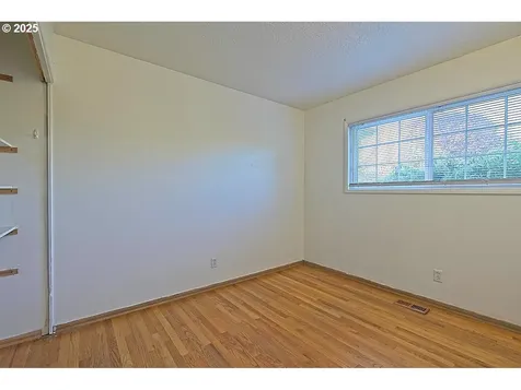 15834 SE Grant Street Portland OR 97233