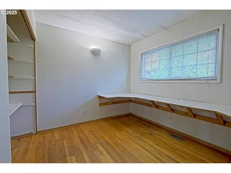 15834 SE Grant Street Portland OR 97233