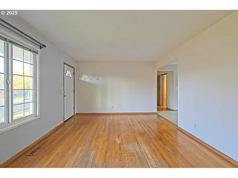15834 SE Grant Street Portland OR 97233