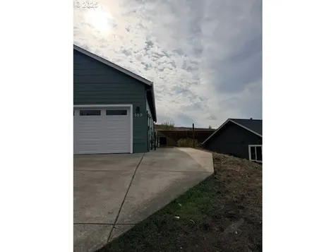 189 Quincy Avenue Roseburg OR 97471