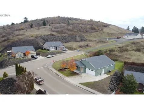 189 Quincy Avenue Roseburg OR 97471