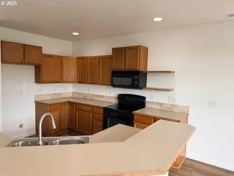 189 Quincy Avenue Roseburg OR 97471