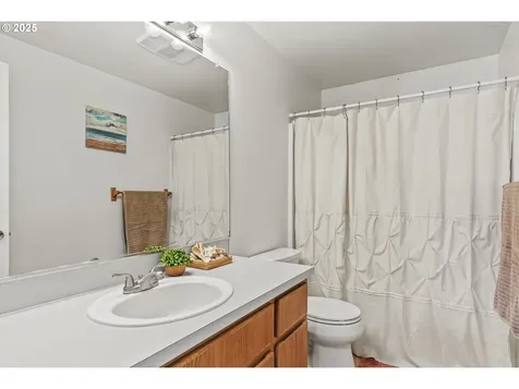 16317 NE 77th Circle Vancouver WA 98682