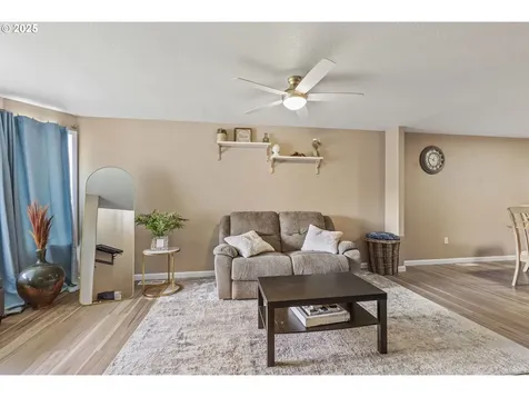 16317 NE 77th Circle Vancouver WA 98682