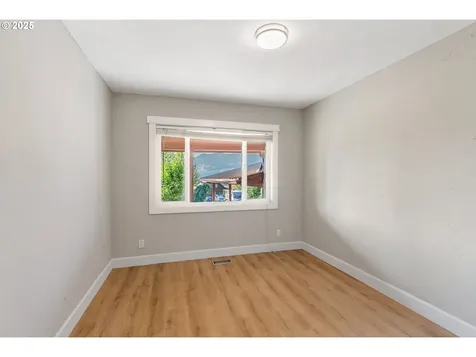 1175 NW Baker Drive White Salmon WA 98672