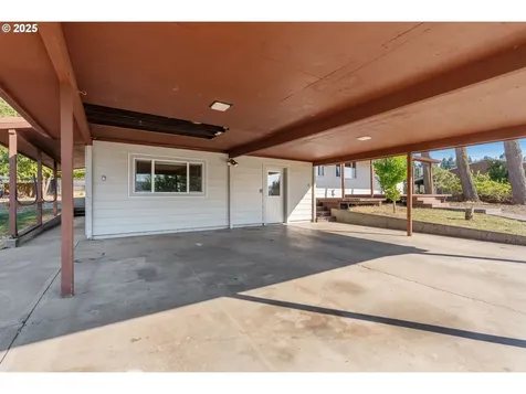 1175 NW Baker Drive White Salmon WA 98672