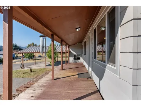 1175 NW Baker Drive White Salmon WA 98672