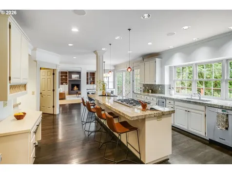 965 S Comus Street Portland OR 97219