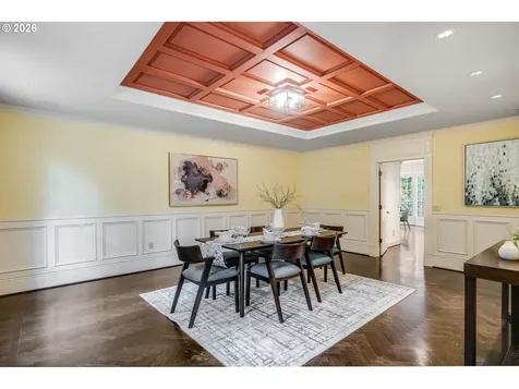 965 S Comus Street Portland OR 97219