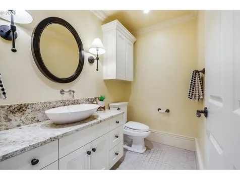 965 S Comus Street Portland OR 97219