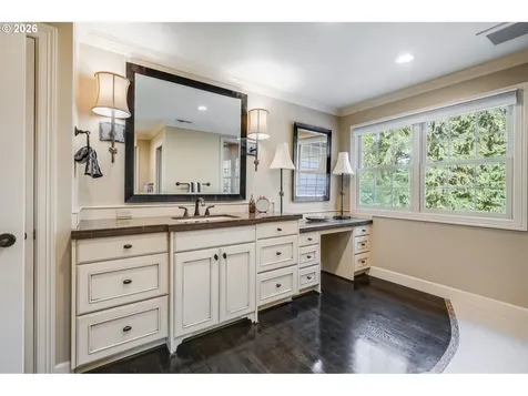 965 S Comus Street Portland OR 97219