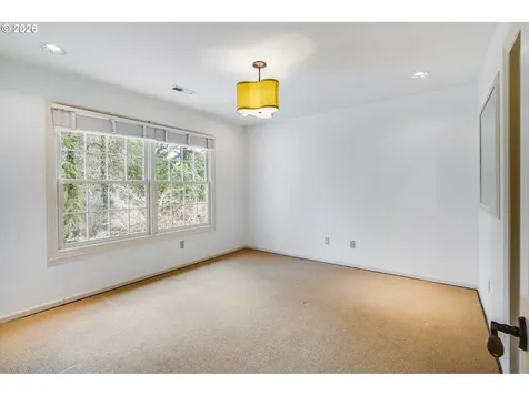 965 S Comus Street Portland OR 97219