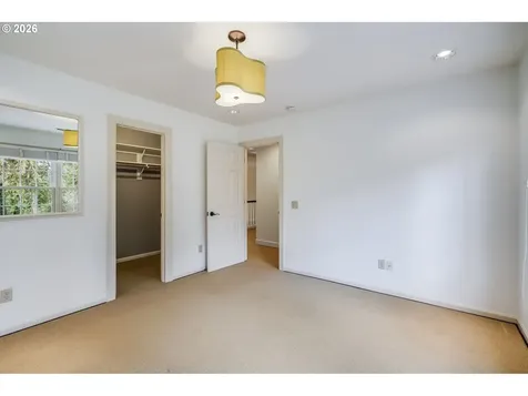 965 S Comus Street Portland OR 97219