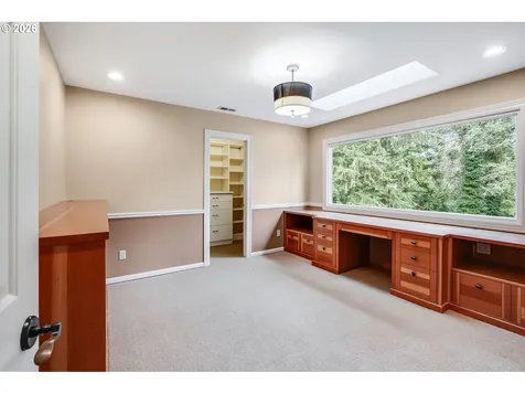 965 S Comus Street Portland OR 97219