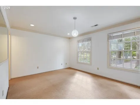 965 S Comus Street Portland OR 97219