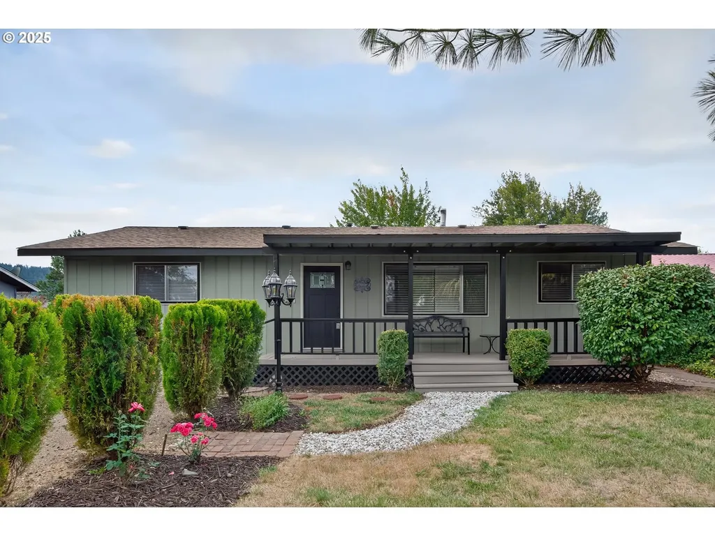207 Hawthorne Street Sutherlin OR 97479