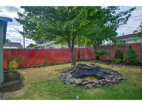 207 Hawthorne Street Sutherlin OR 97479