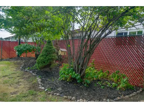 207 Hawthorne Street Sutherlin OR 97479