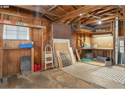 207 Hawthorne Street Sutherlin OR 97479