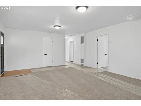 207 Hawthorne Street Sutherlin OR 97479